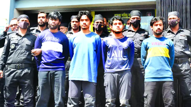 হিন্দাল শারক্বীয়ার চার দুর্ধর্ষ জঙ্গি চট্টগ্রামে গ্রেপ্তার হিন্দাল শারক্বীয়ার চার দুর্ধর্ষ জঙ্গি চট্টগ্রামে গ্রেপ্তার