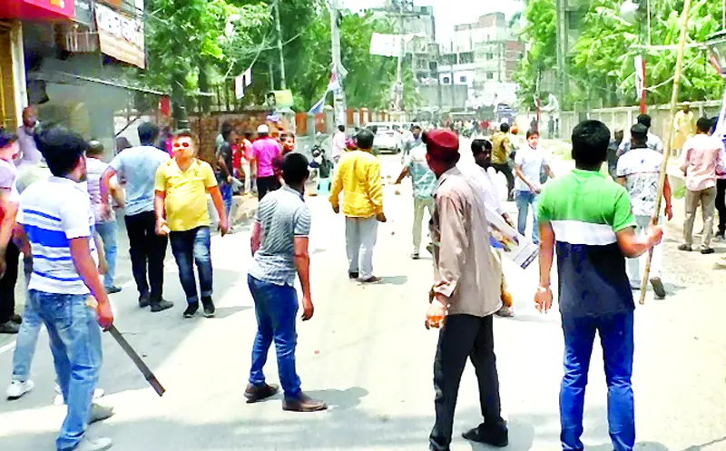 কেরানীগঞ্জে আওয়ামী লীগ কার্যালয়ে হামলা, ভাঙচুর কেরানীগঞ্জে আওয়ামী লীগ কার্যালয়ে হামলা, ভাঙচুর