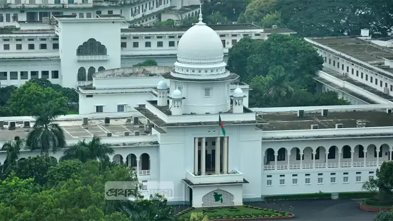 ভাষার মাসের প্রথম দিন আদালতের সব আদেশ বাংলায়