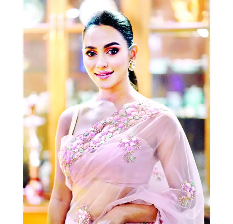 নতুন গানে চমকে দিলেন নুসরাত ফারিয়া নতুন গানে চমকে দিলেন নুসরাত ফারিয়া