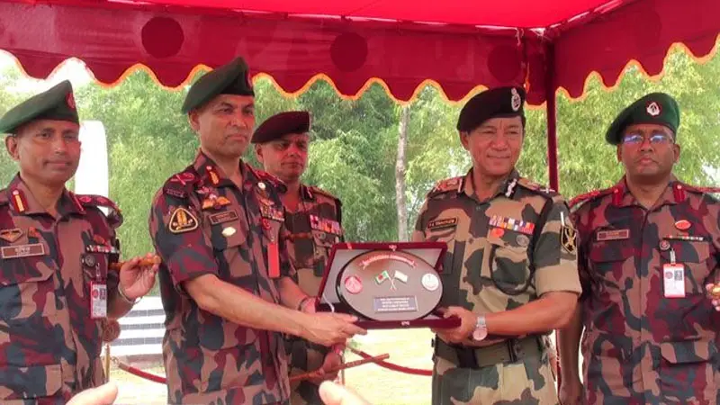 বিএসএফ মহাপরিচালকের বাংলাবান্ধা জিরো পয়েন্ট পরিদর্শন বিএসএফ মহাপরিচালকের বাংলাবান্ধা জিরো পয়েন্ট পরিদর্শন