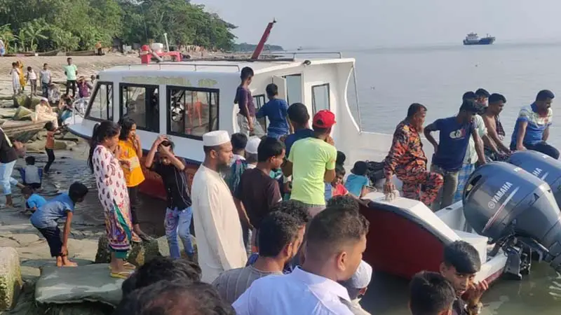 মেঘনায় গোসল করতে নেমে মাদ্রাসা ছাত্র নিখোঁজ মেঘনায় গোসল করতে নেমে মাদ্রাসা ছাত্র নিখোঁজ
