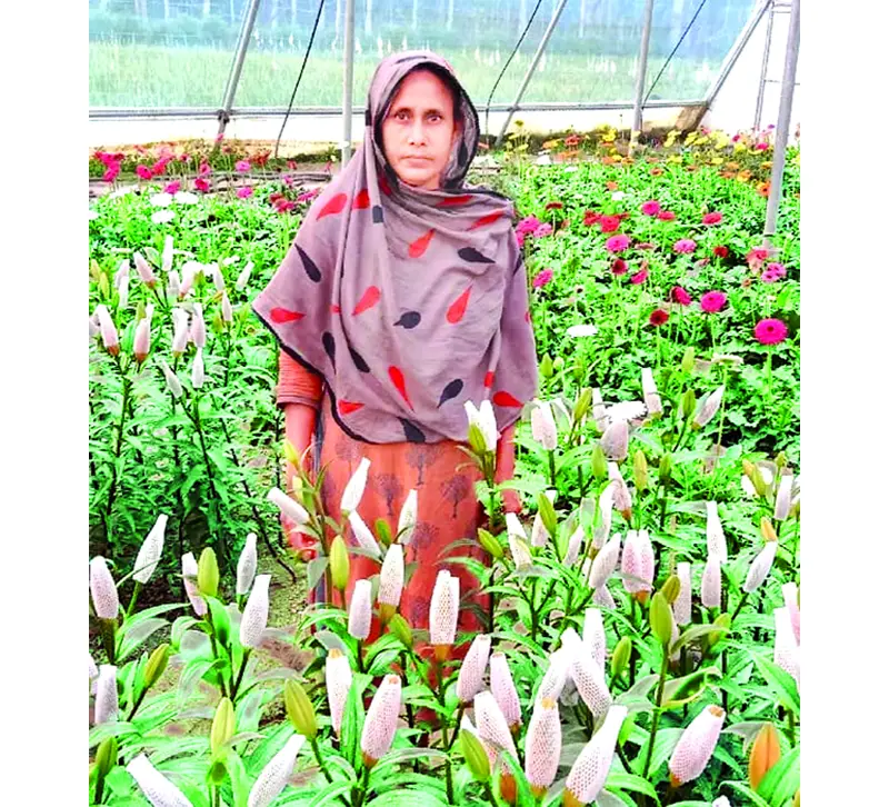 স্বাবলম্বী ফুলচাষির গল্প স্বাবলম্বী ফুলচাষির গল্প
