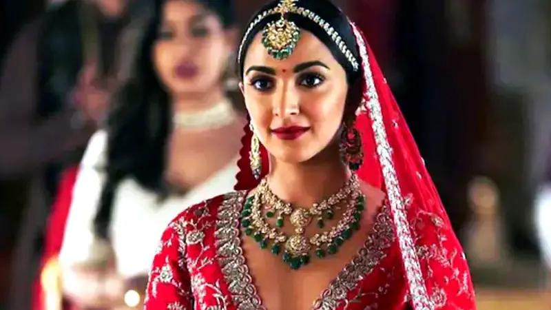 বিয়ে হয়ে গেল কিয়ারার, ঘোড়ায় টগবগিয়ে এলেন বর বিয়ে হয়ে গেল কিয়ারার, ঘোড়ায় টগবগিয়ে এলেন বর