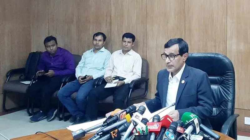 একই পরিবার থেকে ব্যাংকের পরিচালক হতে পারবেন তিনজন একই পরিবার থেকে ব্যাংকের পরিচালক হতে পারবেন তিনজন