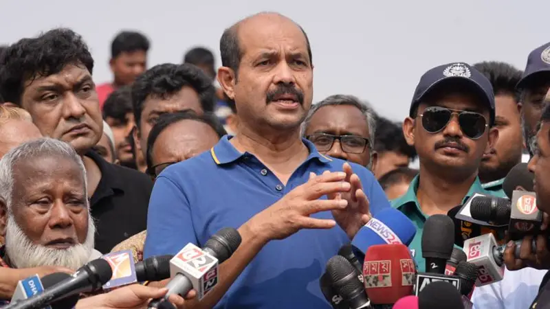 ‘তেজগাঁও সড়কে অবৈধভাবে গাড়ি পার্কিং করলে কঠোর ব্যবস্থা’ ‘তেজগাঁও সড়কে অবৈধভাবে গাড়ি পার্কিং করলে কঠোর ব্যবস্থা’