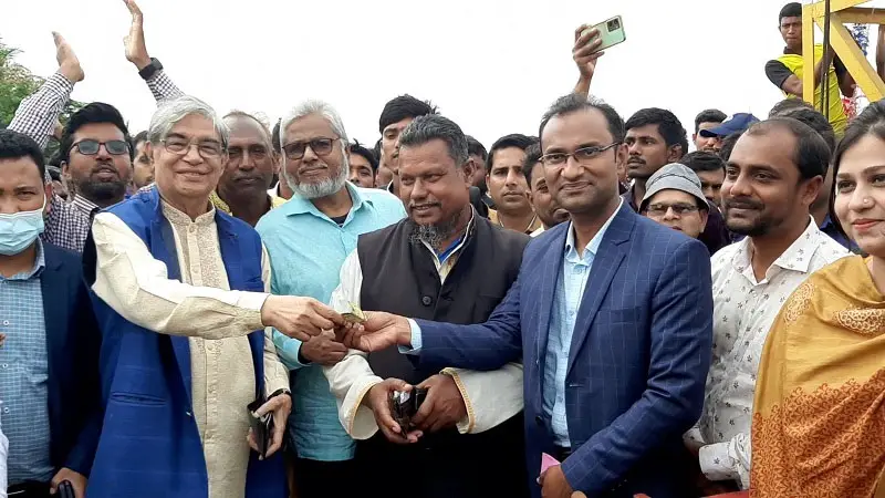 হাওর পাড়ের মানুষ পিছিয়ে থাকবে না হাওর পাড়ের মানুষ পিছিয়ে থাকবে না