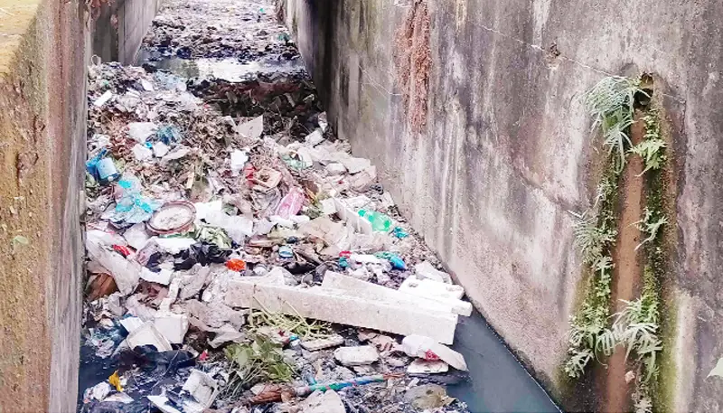 বিপর্যস্ত ড্রেনেজ ব্যবস্থায় বিপাকে ঈশ্বরগঞ্জ পৌরবাসী বিপর্যস্ত ড্রেনেজ ব্যবস্থায় বিপাকে ঈশ্বরগঞ্জ পৌরবাসী