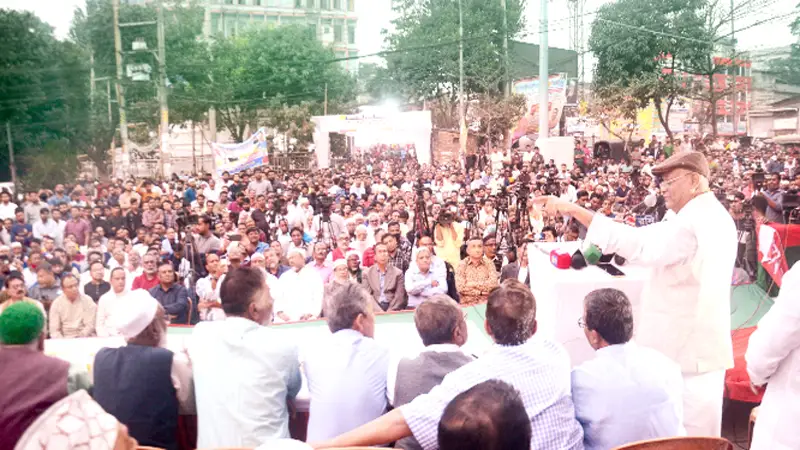 হাটহাজারীতে প্রবাসীকে পিটিয়ে হত্যা হাটহাজারীতে প্রবাসীকে পিটিয়ে হত্যা