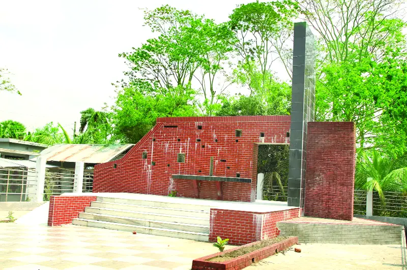 মঠবাড়িয়ায় তিন বছরেও শেষ হয়নি ১৫ শহীদের স্মৃতিস্তম্ভ নির্মাণ মঠবাড়িয়ায় তিন বছরেও শেষ হয়নি ১৫ শহীদের স্মৃতিস্তম্ভ নির্মাণ