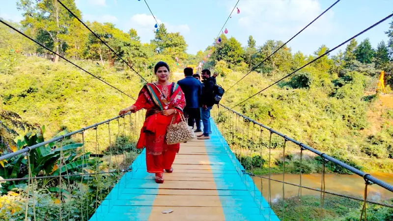 গজনীতে প্রাকৃতিক শোভা ও নান্দনিক কারুকাজে বাড়ছে পর্যটক গজনীতে প্রাকৃতিক শোভা ও নান্দনিক কারুকাজে বাড়ছে পর্যটক