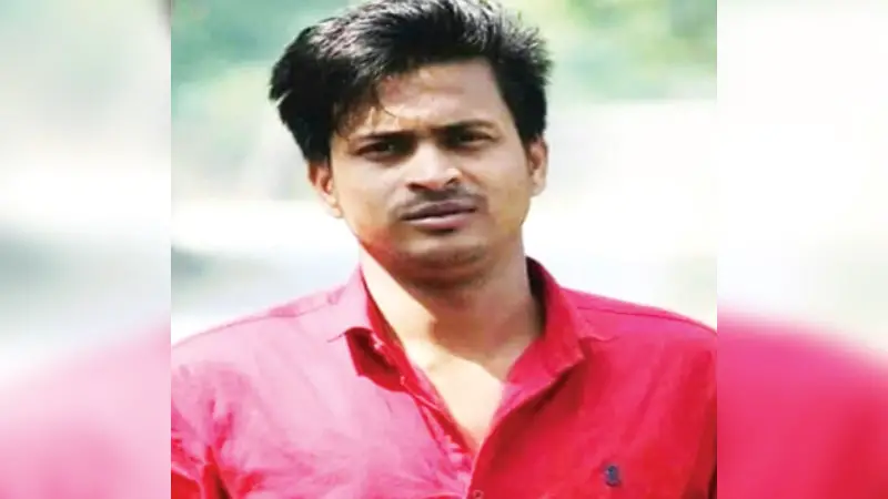 চট্টগ্রামে স্বামীকে বেঁধে স্ত্রীকে ধর্ষণ, ইউপি সদস্য গ্রেপ্তার চট্টগ্রামে স্বামীকে বেঁধে স্ত্রীকে ধর্ষণ, ইউপি সদস্য গ্রেপ্তার