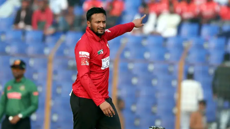 সাকিবের ঝড়ো ব্যাটিং, কুমিল্লাকে হারিয়ে বরিশালের জয় সাকিবের ঝড়ো ব্যাটিং, কুমিল্লাকে হারিয়ে বরিশালের জয়