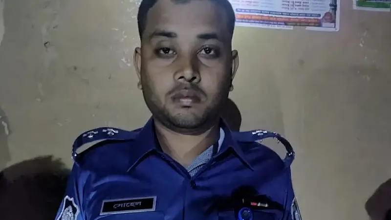 ভুয়া এসআই পরিচয়ে কলেজছাত্রীর সঙ্গে প্রেম, অতঃপর গ্রেপ্তার ভুয়া এসআই পরিচয়ে কলেজছাত্রীর সঙ্গে প্রেম, অতঃপর গ্রেপ্তার