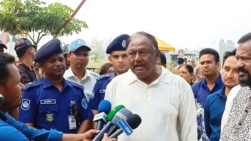 দেশে কোনো পণ্য সংকটের শঙ্কা নেই: বাণিজ্যমন্ত্রী দেশে কোনো পণ্য সংকটের শঙ্কা নেই: বাণিজ্যমন্ত্রী