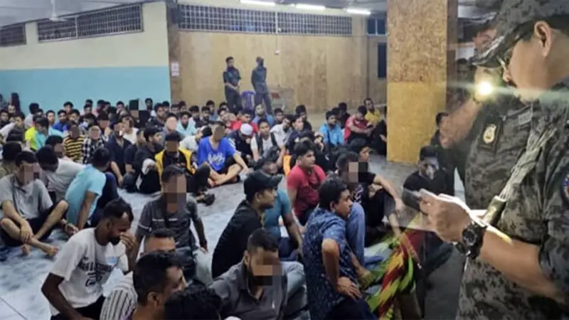 মালয়েশিয়ায় ১৪ হাজারেরও বেশি অবৈধ অভিবাসী আটক মালয়েশিয়ায় ১৪ হাজারেরও বেশি অবৈধ অভিবাসী আটক