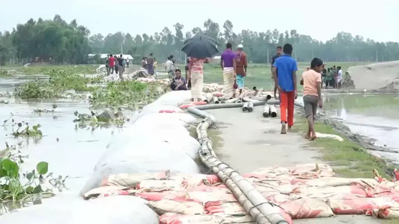 কুড়িগ্রামে উজানের ঢলে প্লাবিত শতাধিক বাড়ি ঘর 