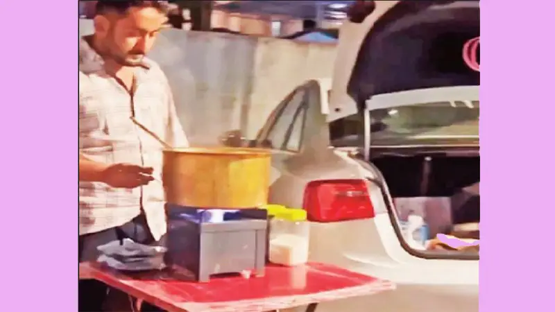 ‘বিলাসিতার সঙ্গে ভাবুন, বিলাসিতার সঙ্গে পান করুন চা’ ‘বিলাসিতার সঙ্গে ভাবুন, বিলাসিতার সঙ্গে পান করুন চা’