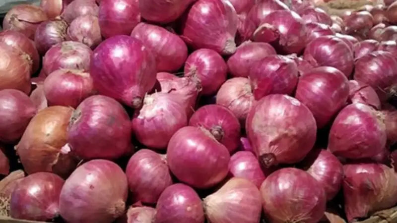 পেঁয়াজের দাম কেজিতে ৬০ টাকা বেড়েছে
