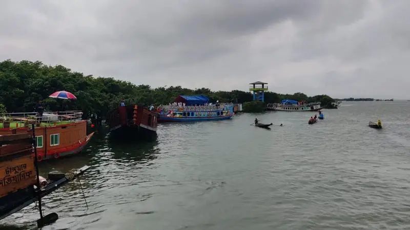 টাঙ্গুয়ার হাওরে ঘুরতে এসে নিখোঁজ পর্যটক টাঙ্গুয়ার হাওরে ঘুরতে এসে নিখোঁজ পর্যটক
