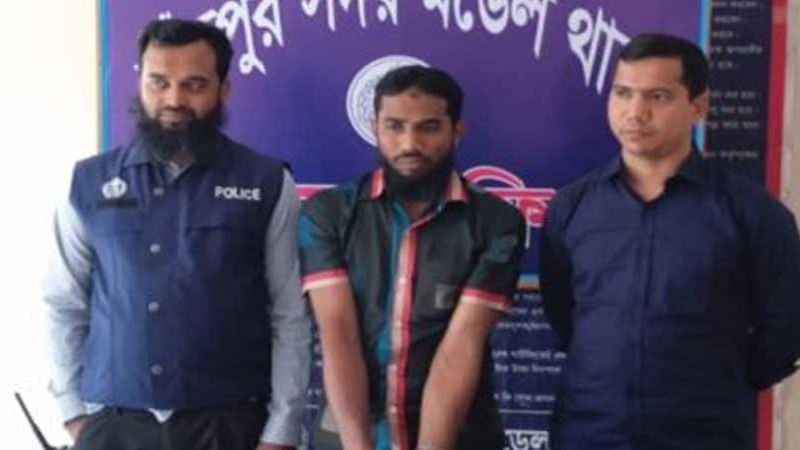 স্কুল ব্যাগে ৮০ হাজার টাকার গাঁজা! স্কুল ব্যাগে ৮০ হাজার টাকার গাঁজা!