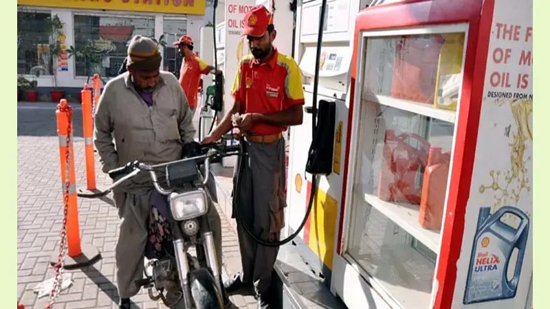 ইতিহাসের সর্বোচ্চ দামে পেট্রোল-ডিজেল, বাড়বে আরও ইতিহাসের সর্বোচ্চ দামে পেট্রোল-ডিজেল, বাড়বে আরও
