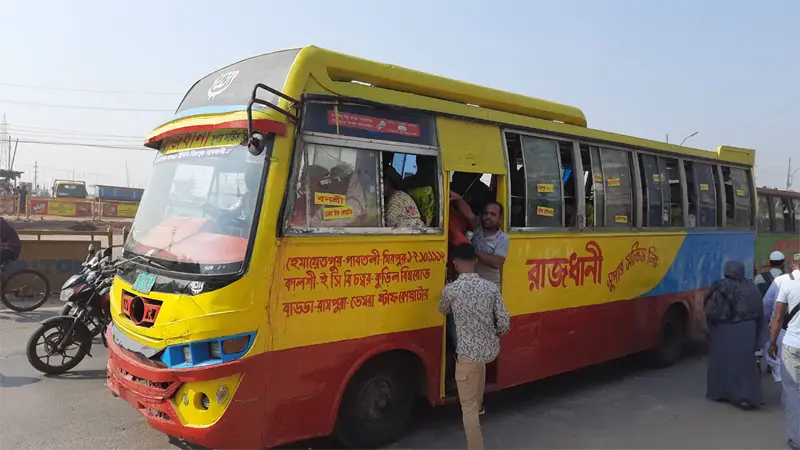 বেড়েছে গণপরিবহন-যাত্রী, তবে চলছে না দূরপাল্লার বাস বেড়েছে গণপরিবহন-যাত্রী, তবে চলছে না দূরপাল্লার বাস