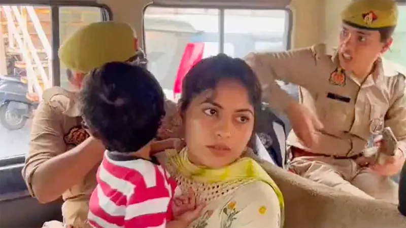 স্বামীর সন্ধান পেতে বাংলাদেশের সোনিয়া এখন ভারতে স্বামীর সন্ধান পেতে বাংলাদেশের সোনিয়া এখন ভারতে