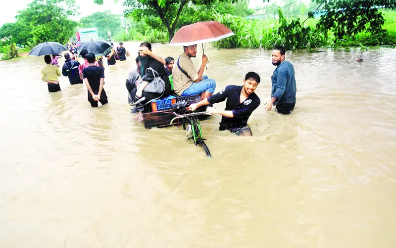 পানিবন্দি লাখো মানুষ পানিবন্দি লাখো মানুষ