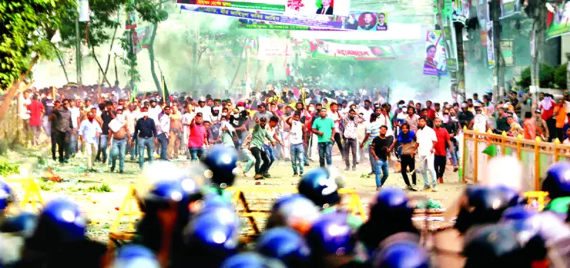 এক পুলিশ নিহত ।। রাজধানীতে বিএনপির সহিংসতা এক পুলিশ নিহত ।। রাজধানীতে বিএনপির সহিংসতা