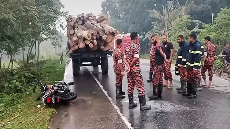 পঞ্চগড়ে মোটরসাইকেলে ট্রাক্টরের ধাক্কা, নিহত ৩