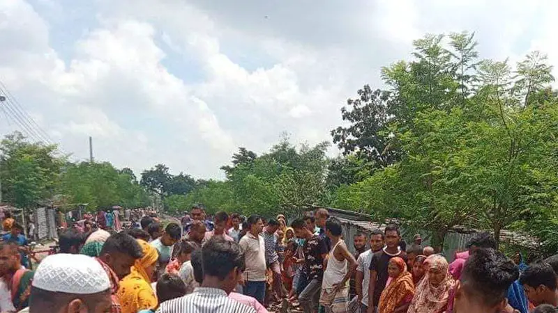 ট্রেনে কাটা পড়ে নানি-নাতনির মৃত্যু ট্রেনে কাটা পড়ে নানি-নাতনির মৃত্যু