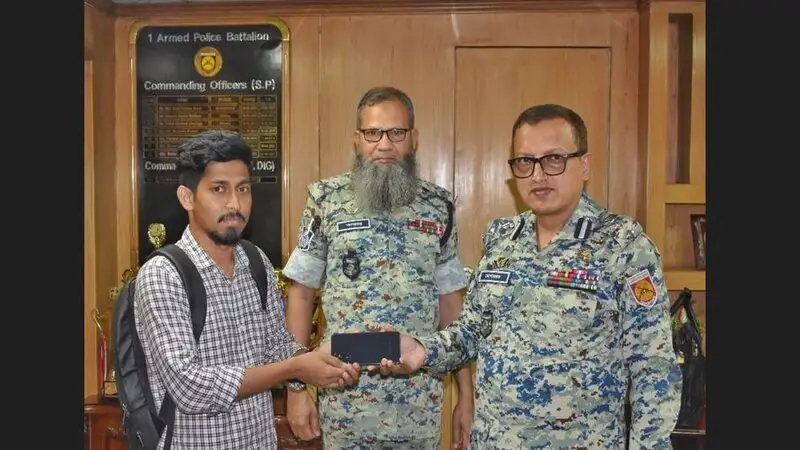 মোবাইল ফোন ও বিকাশ প্রতারণার টাকা উদ্ধার মোবাইল ফোন ও বিকাশ প্রতারণার টাকা উদ্ধার