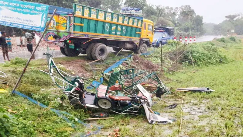 ট্রাক-ইজিবাইক সংঘর্ষে নিহত ৪ ট্রাক-ইজিবাইক সংঘর্ষে নিহত ৪