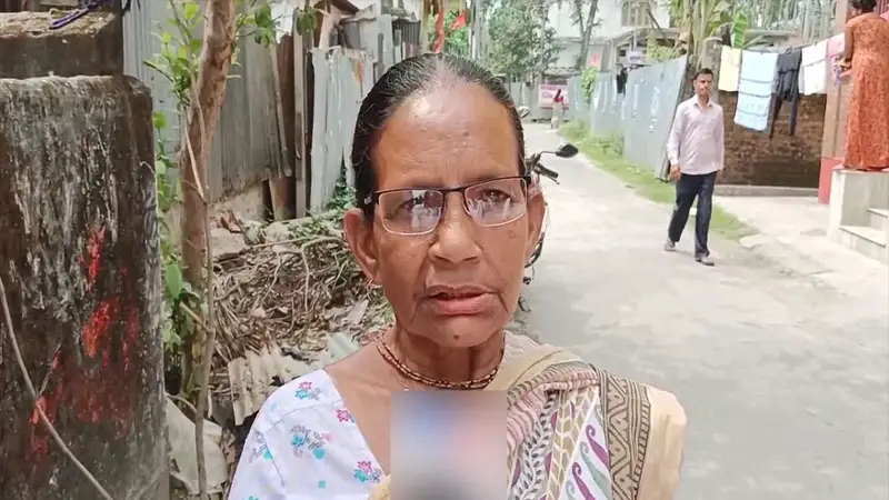 ভোট দিতে গিয়ে বৃদ্ধা শুনলেন- ’তোমার নাম নেই, তুমি মৃত’ ভোট দিতে গিয়ে বৃদ্ধা শুনলেন- ’তোমার নাম নেই, তুমি মৃত’