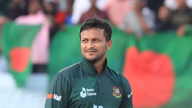 রাজনীতিতে সাকিব, কিনলেন তিন আসনে মনোনয়ন ফরম রাজনীতিতে সাকিব, কিনলেন তিন আসনে মনোনয়ন ফরম
