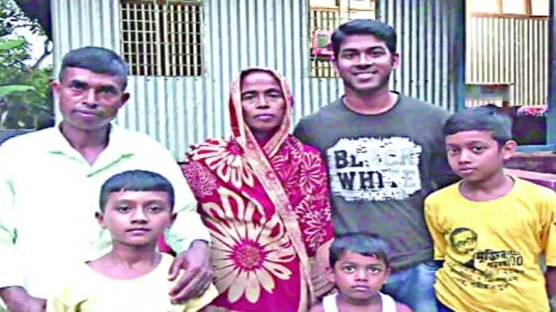 চা বিক্রেতা থেকে বেলায়েতের বিসিএস ক্যাডার হওয়ার বিস্ময়কর গল্প চা বিক্রেতা থেকে বেলায়েতের বিসিএস ক্যাডার হওয়ার বিস্ময়কর গল্প