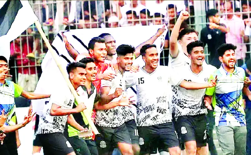 টাইব্রেকারে আবাহনীকে হারিয়ে শিরোপা মোহামেডানের টাইব্রেকারে আবাহনীকে হারিয়ে শিরোপা মোহামেডানের