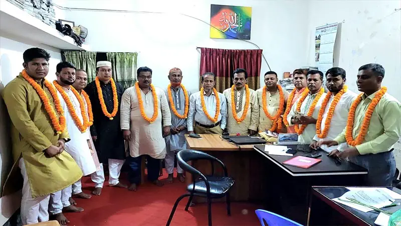 গাজীপুর প্রেসক্লাবের কার্যনির্বাহী কমিটির শপথ গ্রহণ অনুষ্ঠিত গাজীপুর প্রেসক্লাবের কার্যনির্বাহী কমিটির শপথ গ্রহণ অনুষ্ঠিত