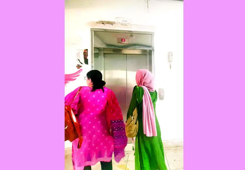 জবির লিফট যেন মরণ ফাঁদ! জবির লিফট যেন মরণ ফাঁদ!