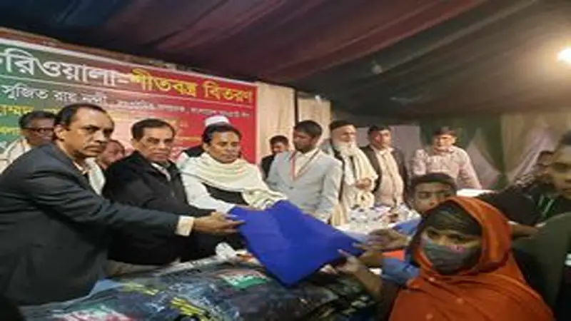 এদেশের একজন মানুষও খাদ্য, বস্ত্র ও গৃহহীন থাকবে না এদেশের একজন মানুষও খাদ্য, বস্ত্র ও গৃহহীন থাকবে না
