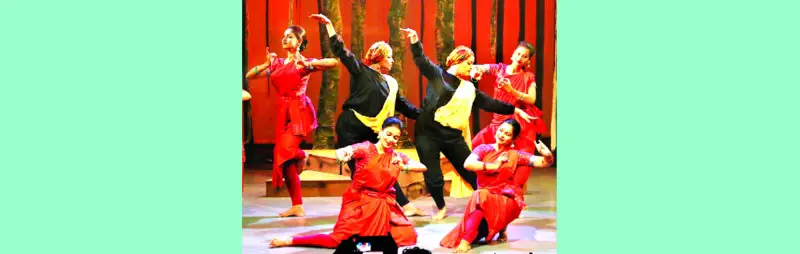 ছুটির দিনে দর্শকে জমজমাট নাট্যাঙ্গন ছুটির দিনে দর্শকে জমজমাট নাট্যাঙ্গন