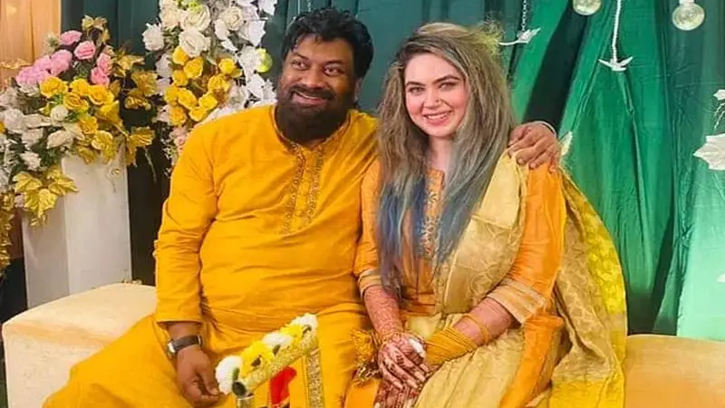 বউ তুলতুলকে নিয়ে যা বললেন ‘হাবু’চাষী আলম বউ তুলতুলকে নিয়ে যা বললেন ‘হাবু’চাষী আলম