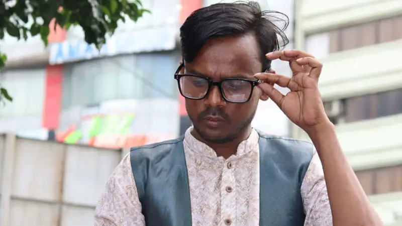 নির্বাচনে যে দলের প্রার্থী হলেন হিরো আলম নির্বাচনে যে দলের প্রার্থী হলেন হিরো আলম
