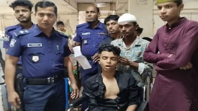 লঞ্চে মলম পার্টির খপ্পড়ে সবকিছু হারাল যুবক লঞ্চে মলম পার্টির খপ্পড়ে সবকিছু হারাল যুবক
