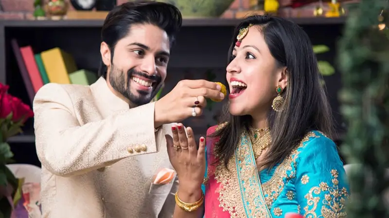 আজ বিবাহিত পুরুষের খুশির দিন আজ বিবাহিত পুরুষের খুশির দিন