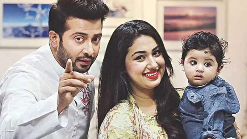 ছেলেকে দেশের বাইরে পাঠাচ্ছেন শাকিব-অপু, কিন্তু কেনো? ছেলেকে দেশের বাইরে পাঠাচ্ছেন শাকিব-অপু, কিন্তু কেনো?