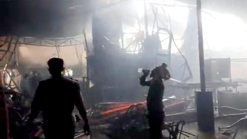 ওষুধ কারখানার গোডাউনের আগুন নিয়ন্ত্রণে ওষুধ কারখানার গোডাউনের আগুন নিয়ন্ত্রণে