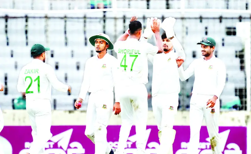 ফিলিপস ঝড়ের পরও এগিয়ে বাংলাদেশ ফিলিপস ঝড়ের পরও এগিয়ে বাংলাদেশ
