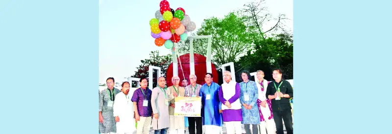‘মুক্তিযুদ্ধের স্বদেশ গড়ো’  কেন্দ্রীয় শহীদ মিনারে  পথনাটক উৎসব
